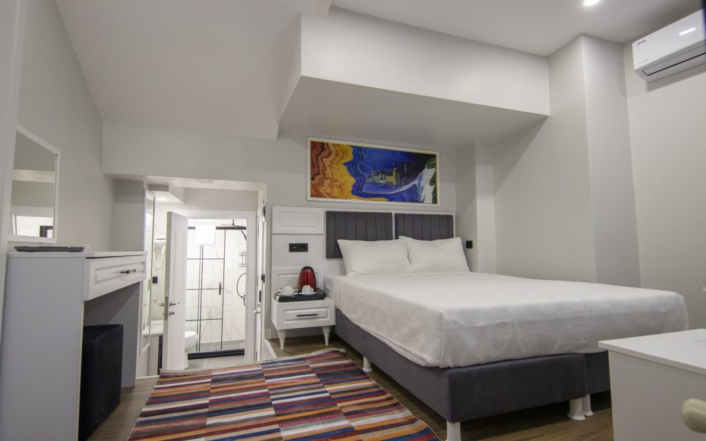 BALKONLU SUPERIOR QUEEN ROOM